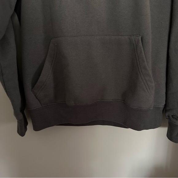 University of Massachusetts (UMASS) Hoodie - Picture 3 of 5